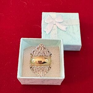 Carolyn Pollack Sterling Ring Amazing Detail!  As Elegant As Can Be!